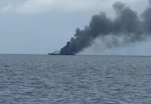 Ilustrasi kapal terbakar di tengah laut. (Antara Foto/Dok Basarnas)