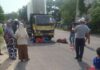 Ketiga korban pengendara sepeda motor tergeletak usai ditabrak dump truk muatan kaleng kosong di Karimun, Rabu (28/4/2021) sore. Foto Suryakepri.com/IST