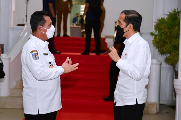 Foto Presiden Jokowi dan Gubernur Kepri Ansar Ahmad