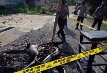 Markas Polsek Candipuro dibakar warga pada Selasa (18/5/2021) malam (dok. Polda Lampung)