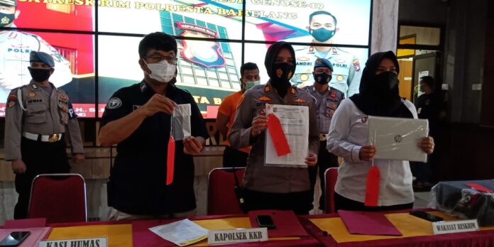Dua orang pekerja Test GeNose di Bandara Hang Nadim diringkus Polsek Hang Nadim Batam, pada Selasa (1/6/2021).