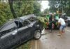 Foto Evakuasi Xenia yang mengalami kecelakaan tunggal di Jalan Gajah Mada sebelum JPO Tiban Kampung Batam, Kepri, Minggu (4/7/2021) pagi.