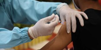 BP Batam menggelar vaksinasi tahap dua bagi keluarga BP Batam bekerja sama dengan Biro SDMO dan RS BP Batam yang dilaksanakan di Balairungsari BP Batam, Selasa, 31 Agustus 2021