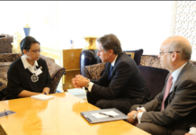 Menteri Luar Negeri AS Antony Blinken berbincang dengan Menlu Indonesia Retno Marsudi di Washington DC, Selasa (3/8/2021). (Foto dari Flickr).