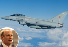 Inggris akan mengerahkan pesawat tempur Royal Air Force (RAF) untuk menyerang ISIS-K di Afghanistan. Inzet: Menteri Luar Negeri Inggris Dominic Raab. (Foto dari The Sun).