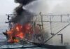 Kapal Motor Terbakar di Perairan Pulau Berhala Sumut, Begini Proses Evakuasinya. Instagram/@basarnas_medan ©2021 Merdeka.com