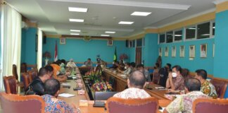 Tim Kemenko Kemaritiman RI melaksanakan pertemuan bersama Pemerintah Daerah Kabupaten Natuna bertempat di Ruang Rapat Lantai 2 Kantor Bupati Natuna, 23/09/2021.