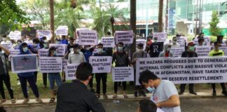 Foto: Pengungsi Afghanistan di Medan gelar demo minta dipindah ke negara ketiga (Datuk-detikcom)