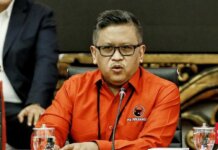 Sekretaris PDIP Hasto Kristiyanto mengatakan masa Presiden SBY tak menghasilkan keputusan meski sering rapat. (CNN Indonesia/Andry Novelino)