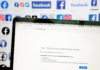 Facebook mengatakan menyadari beberapa pengguna mengalami kesulitan mengakses aplikasinya, tetapi belum mengkonfirmasi apa sebenarnya yang menyebabkan pemadaman [Justin Sullivan/Getty Images via AFP]