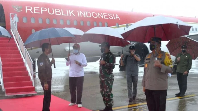 Presiden Jokowi Tiba di Bandara Internasional Lombok Zainuddin Abdul Majid NTB Sumber : Kris - Biro Pers Sekretariat Presiden