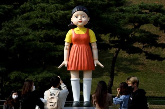 Bagi mereka yang akrab dengan ekspor budaya pop Korea Selatan, kegemaran global atas Squid Game tidak mengejutkan [File: Chung Sung-jun/Getty Images]