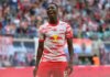 Amadou Haidara (23), gelandang RB Leipzig dan tim nasional Mali diyakini akan menjadi rekrutan Ralf Rangnick ke Manchester United. (Sportbible)