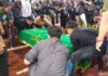 Pemakaman Vanessa Angel dan suaminya, Febri Andriansyah. Keduannya dimakamkan dalam satu liang lahat di TPU Taman Pemakaman Islam Malaka, Pesanggrahan, Jakarta Selatan,  Jumat (5/11/2021).  (Foto: Pingkan/detikhot)