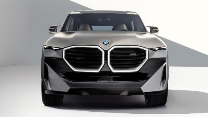 Mobil konsep BMW Concept XM (BMW)