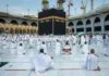 Jemaah umrah di Masjidil Haram, Mekah, Arab Saudi dengan protokol kesehatan Sumber : Haramain