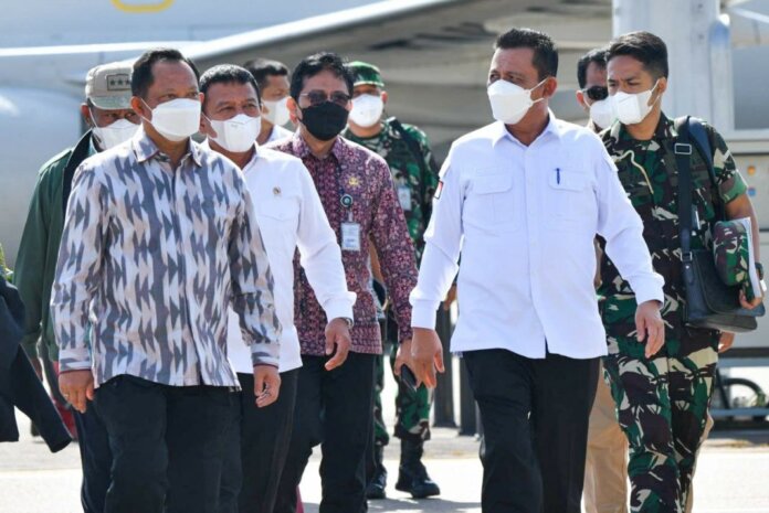 Menteri Dalam Negeri yang juga merupakan Kepala Badan Nasional Pengelola Perbatasan (BNPP), Muhammad Tito Karnavian, bertolak ke Pulau Karang Singa di Kabupaten Bintan, Provinsi Kepulauan Riau.