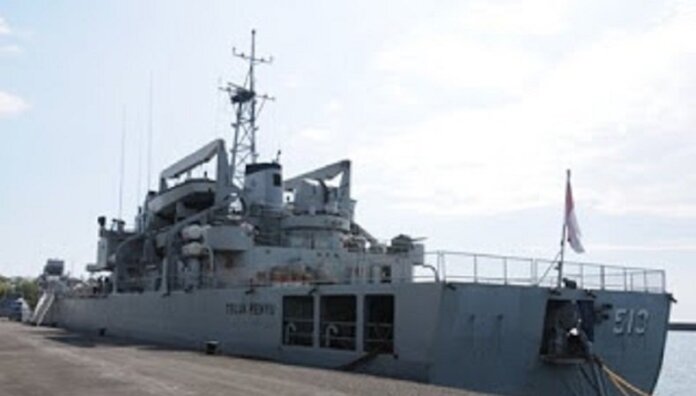 KRI Teluk Penyu 513, kapal perang TNI AL yang rencananya dijual bersama KRI Teluk Mandar 514 (Foto: Istimewa/indomiliter)