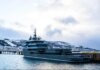 Kapal mewah Ragnar milik orang kaya Rusia terlunta-lunta di sebuah dermaga di Narvik, Norwegia utara. (Foto: NTB Scanpix/Alamy via Guardian)