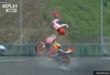 Marc Marquez mengalami crash saat menjalani sesi Warm Up MotoGP Mandalika 2022.