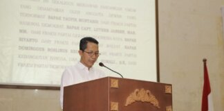 Wakil Wali Kota Batam, Amsakar Achmad menyampaikan tanggapan atau jawaban Wali Kota Batam atas Pandangan Umum Fraksi DPRD tentang Ranperda Pengelolaan Keuangan Daerah.