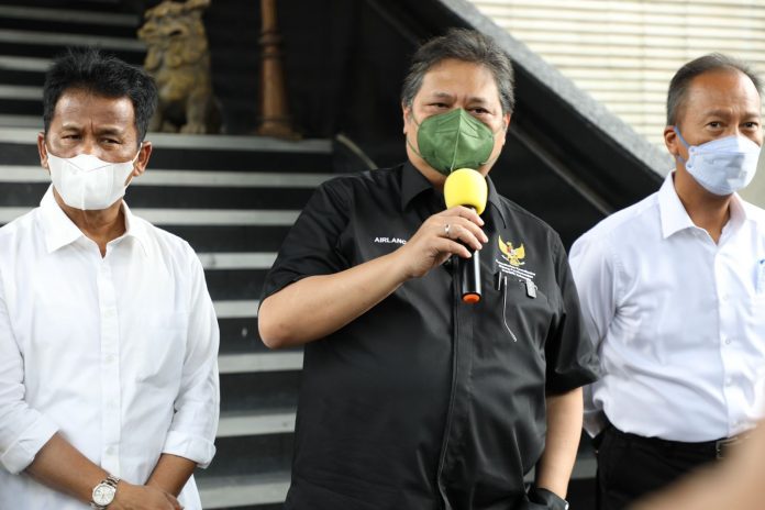 Menteri Koordinator Bidang Perekonomian Airlangga Hartarto melakukan lawatan ke Batam, Rabu (27/4/2022).