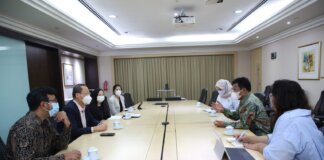 Kepala Badan Pengusahaan (BP) Batam, Muhammad Rudi, secara perdana, bertemu dan bertatap muka dengan dua Menteri Singapura, pada Jumat, 1 April 2022.