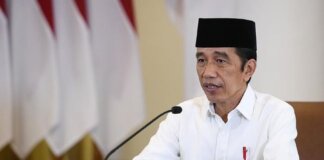 Presiden Joko Widodo (Jokowi) mengucapkan selamat menunaikan ibadah puasa Ramadhan 1443 Hijriah. Jokowi pun bersyukur umat muslim tahun ini dapat melaksanakan salat Tarawih berjemaah di masjid. (Lukas - Biro Pers)