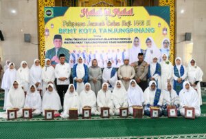 Gubernur Ansar Lepas JCH BKMT Kota Tanjungpinang