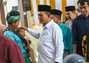 Gubernur Kepulauan Riau H Ansar Ahmad menghadiri acara halal bihalal sekaligus melepas jamaah calon haji