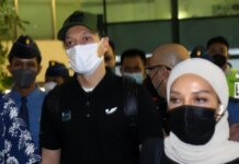 Bintang sepakbola dunia, Mesut Ozil, telah tiba di Jakarta. Hal ini diketahui dari unggahan foto di akun Instagram pribadinya, Selasa (24/5/2022) malam WIB.