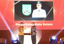 Pemko Batam Raih Anugerah Sebagai Salah Satu Lembaga Pengelola Pengaduan Pelayanan Publik Terbaik se-Indonesia