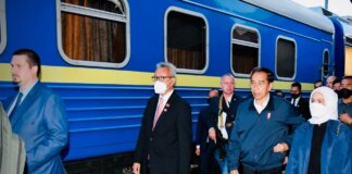 Presiden Joko Widodo, Ibu Negara Iriana, beserta rombongan terbatas berangkat menuju ibu kota Ukraina, Kyiv, dari Polandia