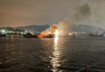 Kapal (MV) Dumai Line 5 yang tengah labuh jangkar tidak jauh dari Pelabuhan Domestik Sekupang meledak dan terbakar pada Rabu (08/06/2022) malam. (Putra/BTD)