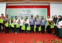 Sekretaris Daerah (Sekda) Kota Batam Jefridin Hamid menghadiri pelantikan Pengurus Dewan Pimpinan Cabang (DPC) Perempuan Tani HKTI Kota Batam Periode 2022-2027 di Golden Prawn, Selasa (19/7).