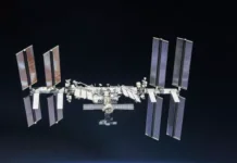 Stasiun luar angkasa Internasional (ISS). [NASA]