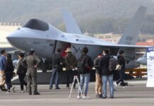 Model jet siluman KF-21 buatan Korsel. (AP/Ahn Young-joon)