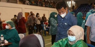 Wali Kota Batam, Muhammad Rudi, terus menyukseskan vaksinasi di Batam