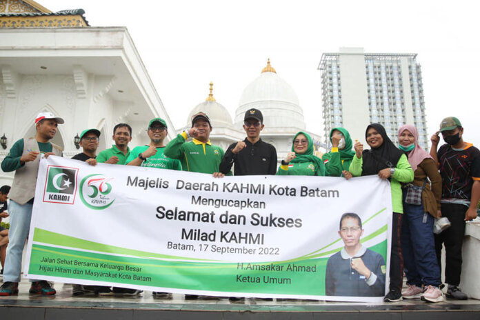 Korps Alumni Himpunan Mahasiswa Islam (KAHmI) Kota Batam menggelar kegiatan Tasyakur Milad ke-56 juga diikuti dengan kegiatan senam bersama, Minggu (18/09).