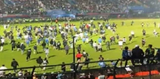 Kerusuhan Arema FC dan Persebaya Sumber : tangkapan layar