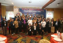Wali Kota Batam, Muhammad Rudi, membuka Rakerda Persekutuan Gereja dan Lembaga Injil Indonesia (PGLII) Kota Batam di Crown Vista Hotel, Senin (28/11/2022).