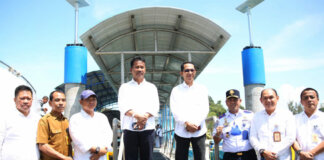 Wali Kota Batam Muhammad Rudi dan wakil walikota melakukan peninjauan langsung proyek pembangunan ponton Dermaga di lokasi pelabuhan Sekupang dan Belakangpadang, Senin (28/11/2022)