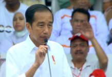 Foto: Jokowi memberi sambutan dalam acara Gerakan Nusantara Bersatu yang digelar di Stadion Gelora Buing Karno (GBK) Jakarta (YouTube Nusantara Bersatu)
