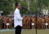 Wakil Wali Kota Batam, Amsakar Achmad memimpin langsung upacara apel pegawai di lingkungan Pemko Batam