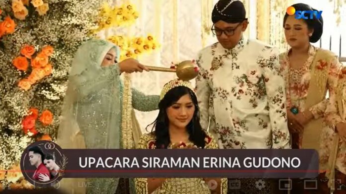 Erina Gudono calon istri Kaesang Pangarep jalani siraman (Foto: dok. Tangkapan Layar SCTV)