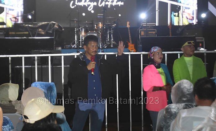 Wali Kota Batam, Muhammad Rudi hadir dalam acara Bazar IKM, Sunset Fashion Show, Soft Launching Melayu Square dan Konser Musik Seorang Senyawa Fest 2023 di Area Melayu Square Tanjungpinang, Sabtu (28/1/2023).