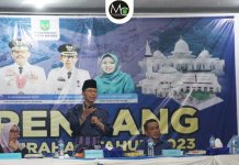 Wakil Wali Kota Batam, Amsakar Achmad saat Musrenbang Tingkat Kelurahan Patam Lestari Tahun 2023 di Fasum Perumahan Puri Rhabayu RT 005 RW 015, Selasa (31/1/2023).