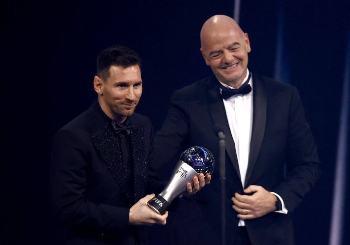 Lionel Messi mendapatkan penghargaan The Best FIFA dalam kategori pemain terbaik dunia (Foto: Reuters)