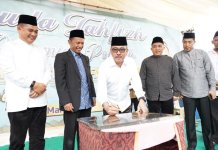 Sekretaris Daerah (Sekda) Batam, Jefridin Hamid, menghadiri Wisuda Tahfiz Perdana dan Peresmian Pondok Daarul Hikam Batam di Sekupang, Sabtu (4/3/2023).