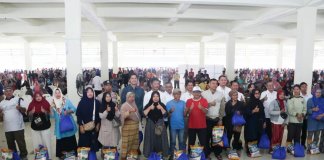 Wali Kota Batam Muhammad Rudi membuka langsung kegiatan perdana program tersebut untuk wilayah Kecamatan Batam Kota dengan jumlah paket yang dibagikan 9.850 paket.